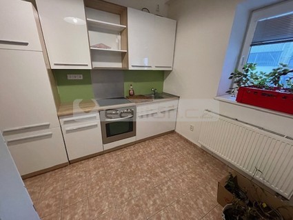 Pronájem kancelářských prostor v Plzni na Borech - Fotka 2